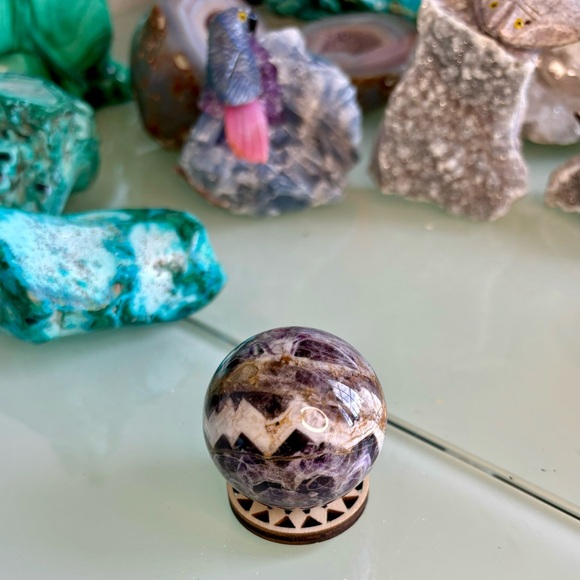 Chevron Amethyst Sphere - Picture 6 of 6
